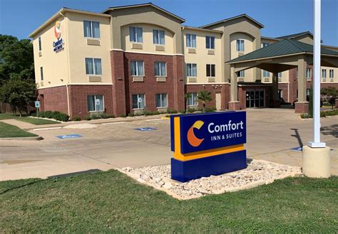 comfort inn and suites reviews|COMFORT INN & SUITES .